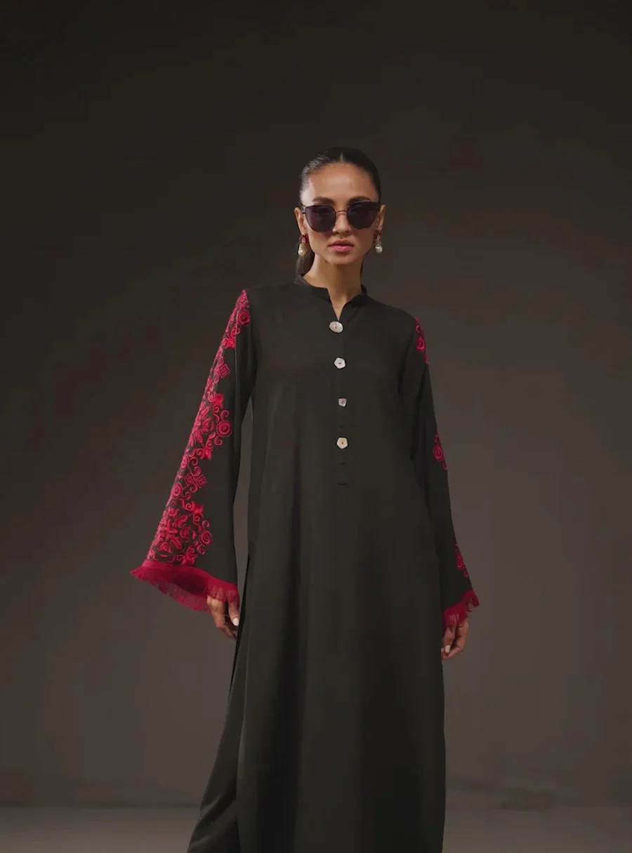 Black Blaze - Zainab chottani (AC-09) - Image 3