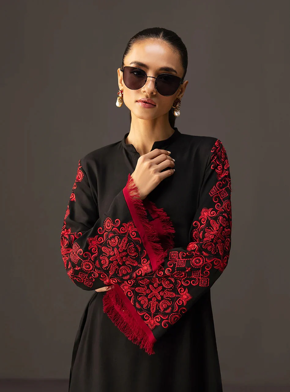 Black Blaze - Zainab chottani (AC-09) - Image 7