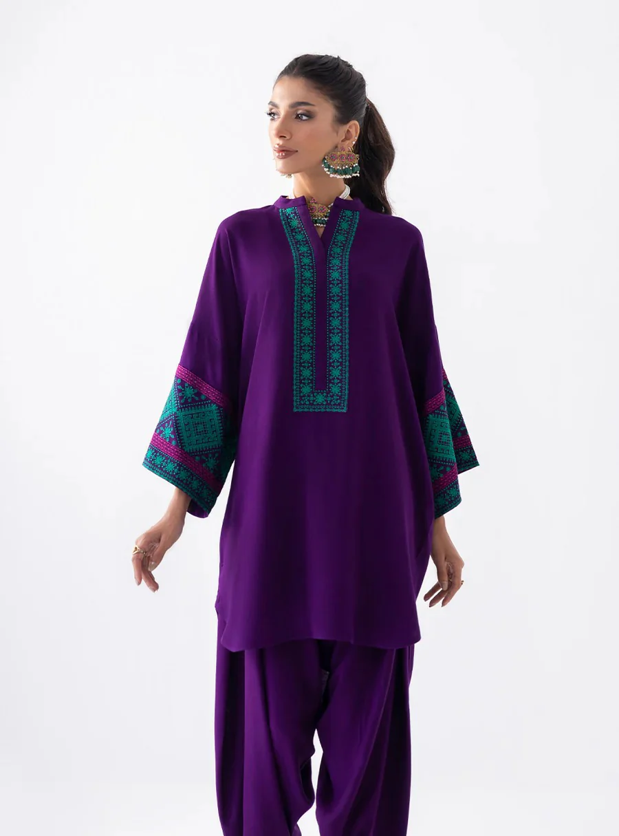Blushing Plum - Zainab chottani (AC-10) - Image 3