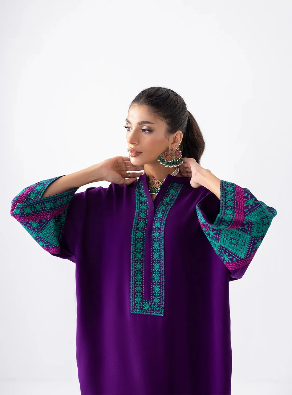 Blushing Plum - Zainab chottani (AC-10) - Image 5