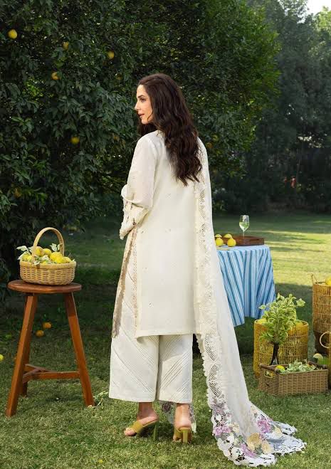 Elaf - Lawn 001 - Image 4
