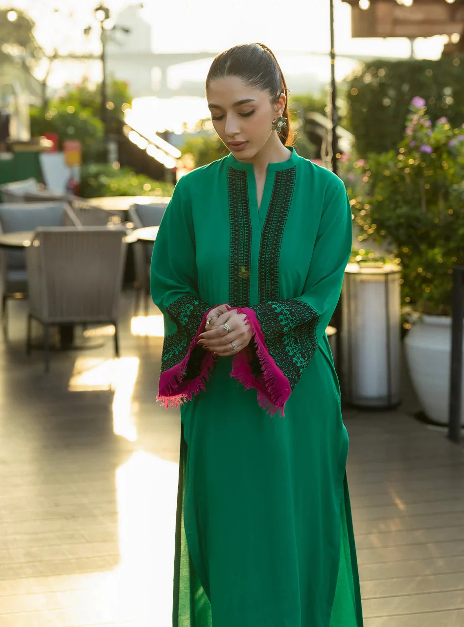 Emerald Breeze - Zainab Chottani (AC-11) - Image 4
