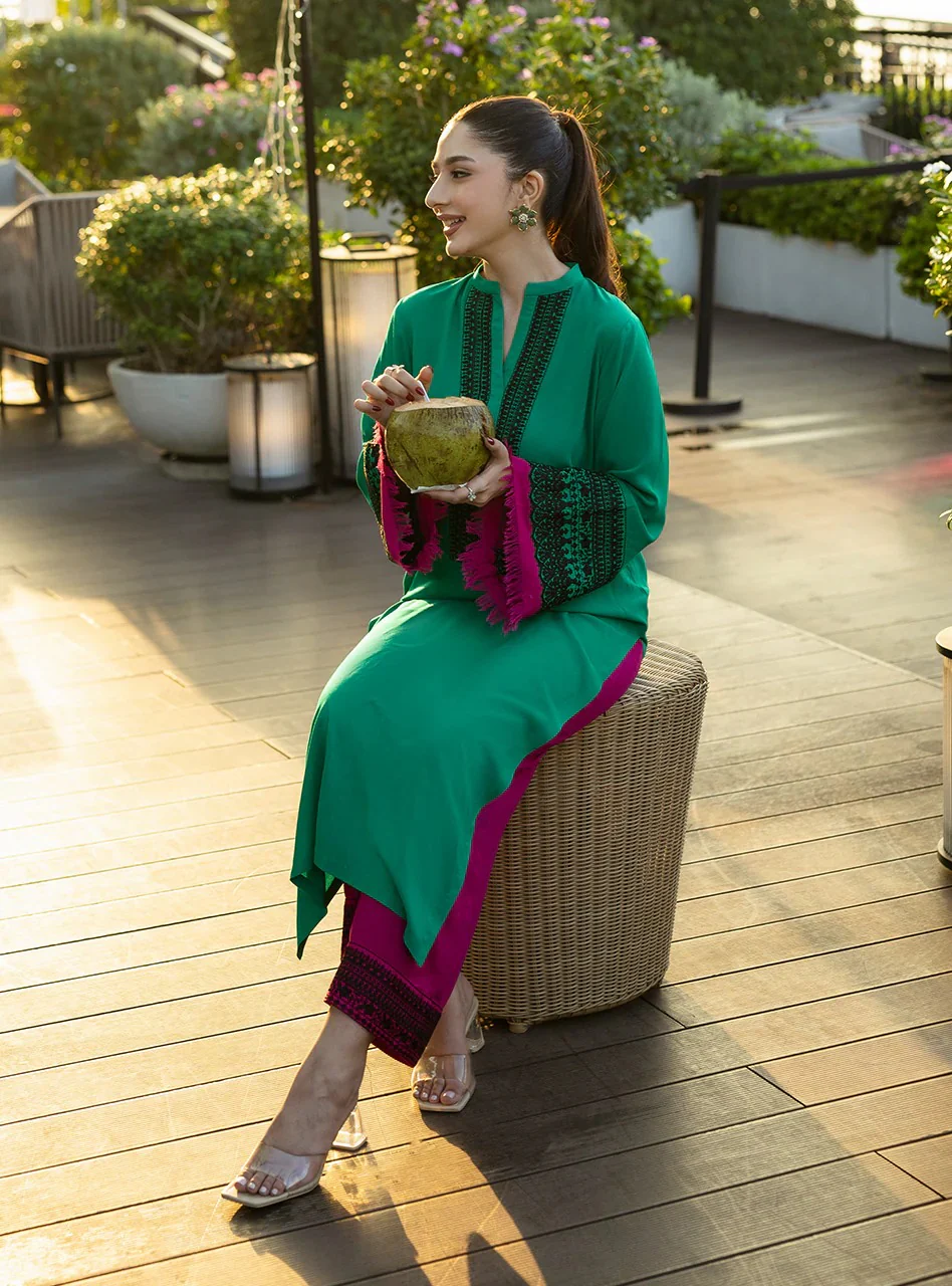 Emerald Breeze - Zainab Chottani (AC-11) - Image 6
