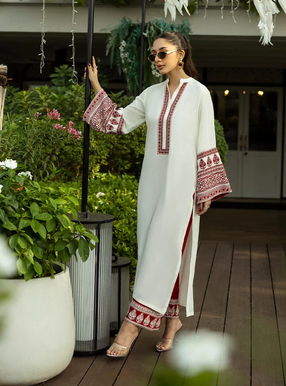 Scarlet Serenade - Zainab Chottani (AC-15) - Image 8
