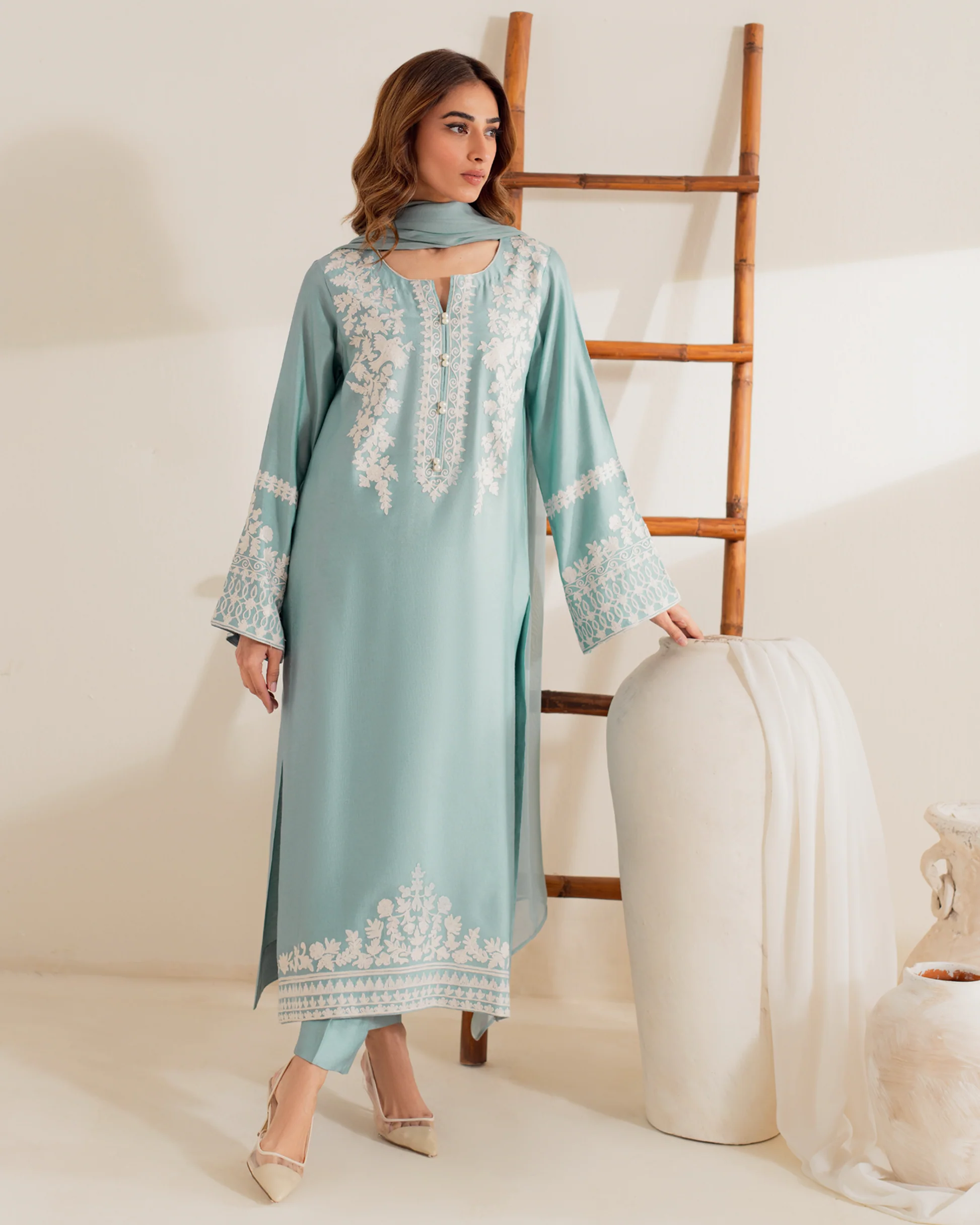 Syra - Image 5